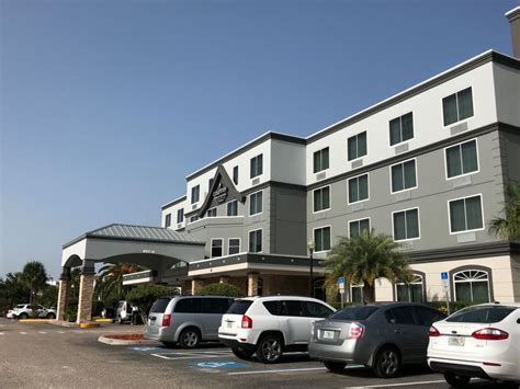 port canaveral hotels with airport shuttle.